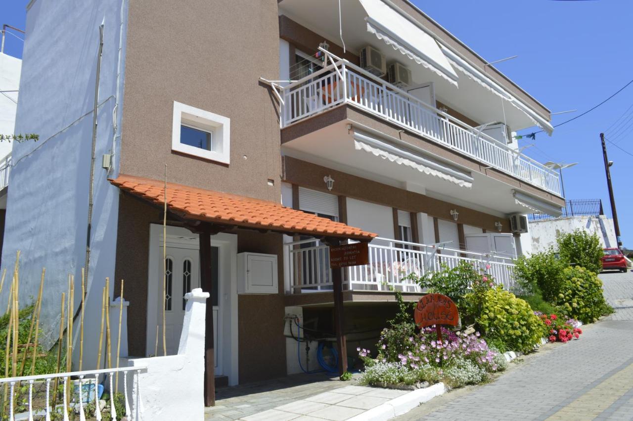 Giannas House Aparthotel Sarti Ngoại thất bức ảnh